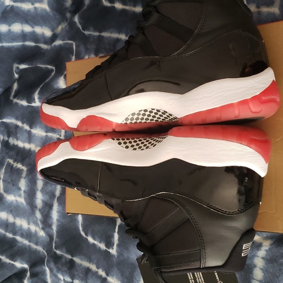 Jordan 11 bred - Picture 3 of 8
